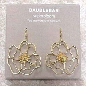 Brand New BaubleBar Gold Tone Oversized Flower Floral Blossom Drop Earrings